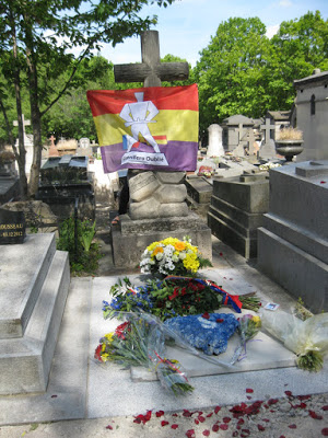 Los restos del fotógrafo español Francesc Boix, homenajeados y sepultados en el Père Lachaise de París
